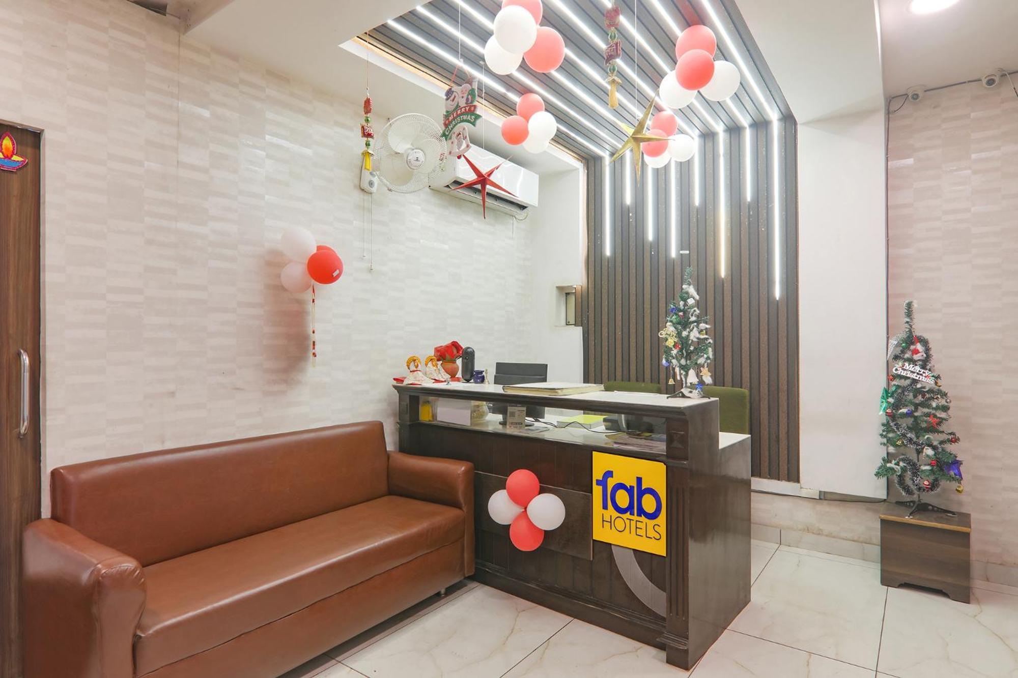 Kakarmatha Fabhotel Swarn Banquet מראה חיצוני תמונה