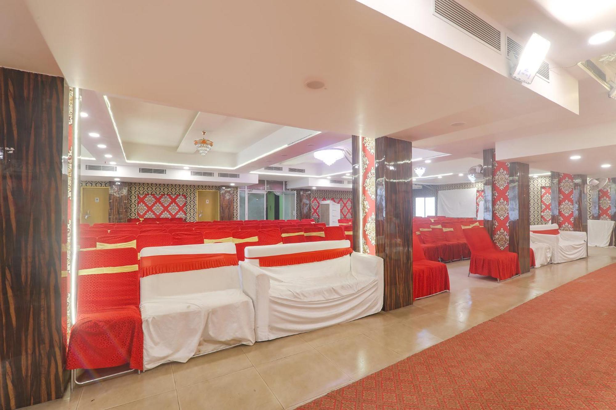 Kakarmatha Fabhotel Swarn Banquet מראה חיצוני תמונה